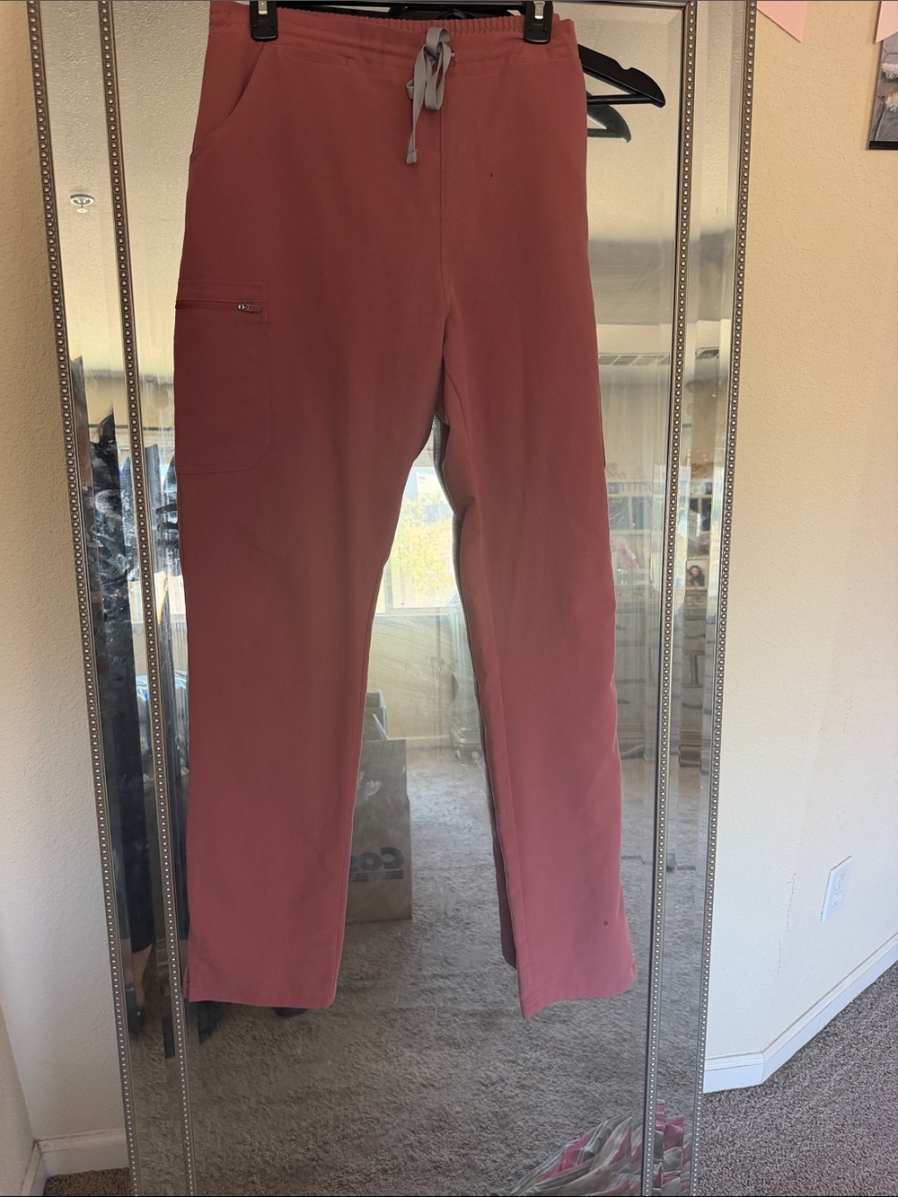 Figs Women's Dusty Rose Scrub Joggers